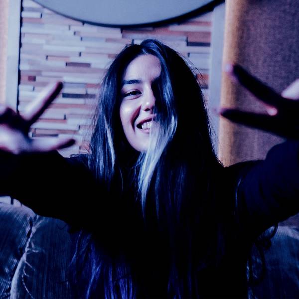 melis_altinoz-sarhos_ruyalarda.jpg